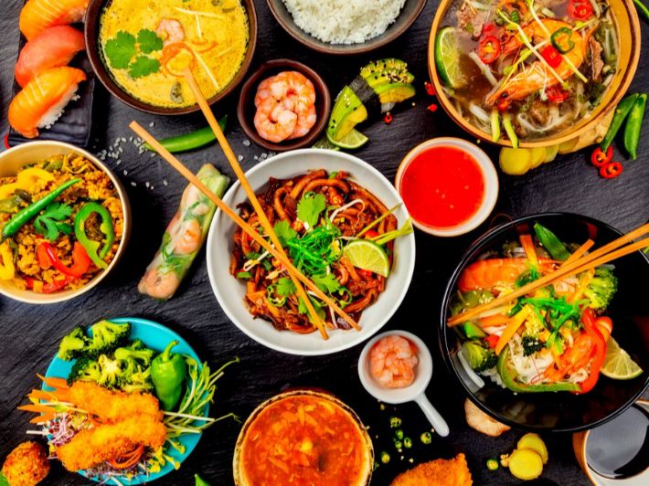 أشهى الأطباق المحلية التي يجب تذوقها في كل دولة أوروبية